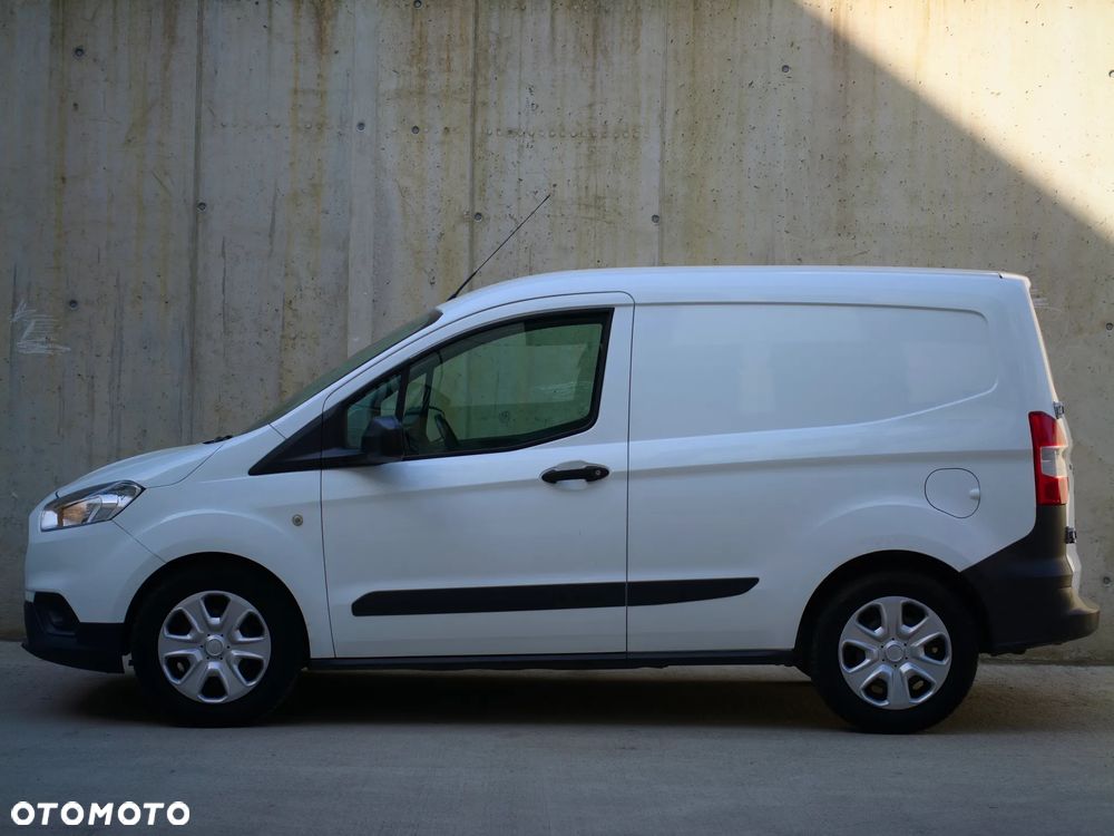 Ford Transit Courier - 15