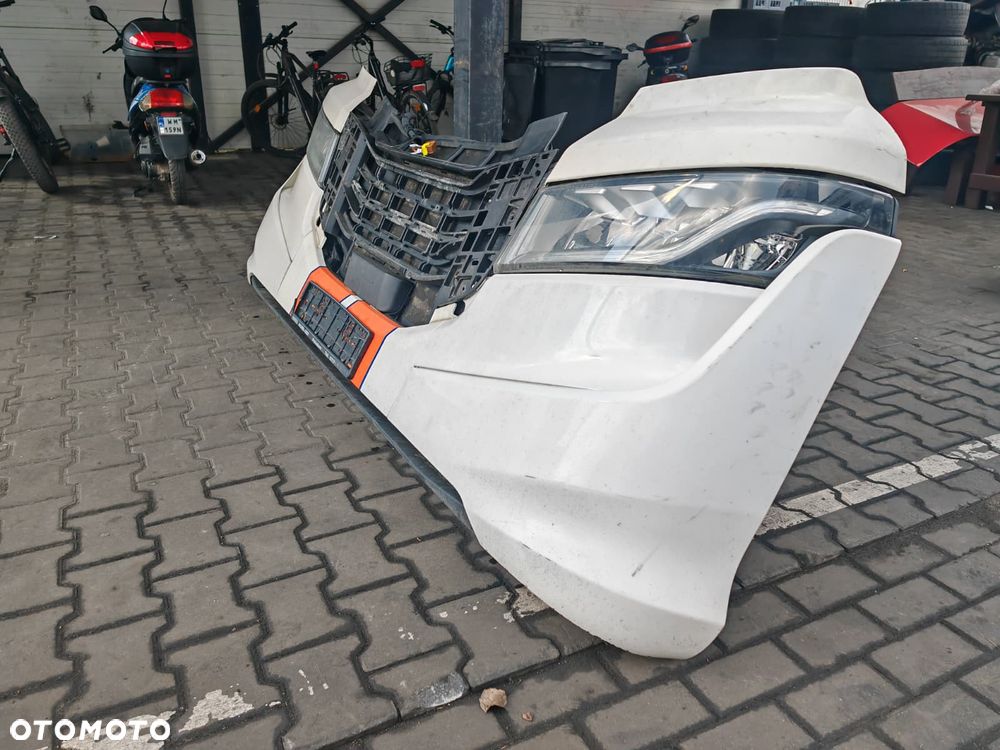 KOMPLETNY ZDERZAK LAMPAMI IVECO S-WAY 2021 BIAŁY - 2