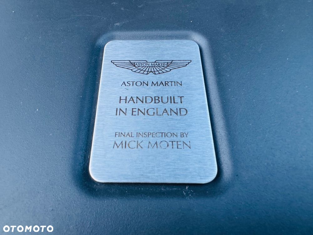 Aston Martin V8 Vantage - 19