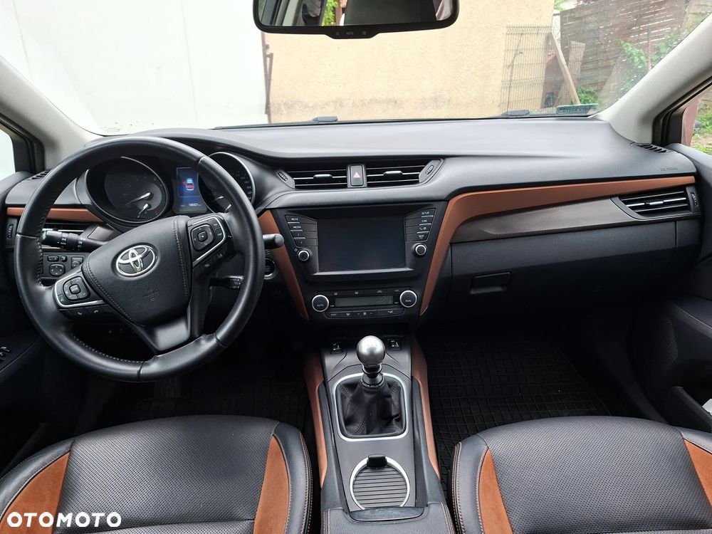 Toyota Avensis 1.8 Style - 8