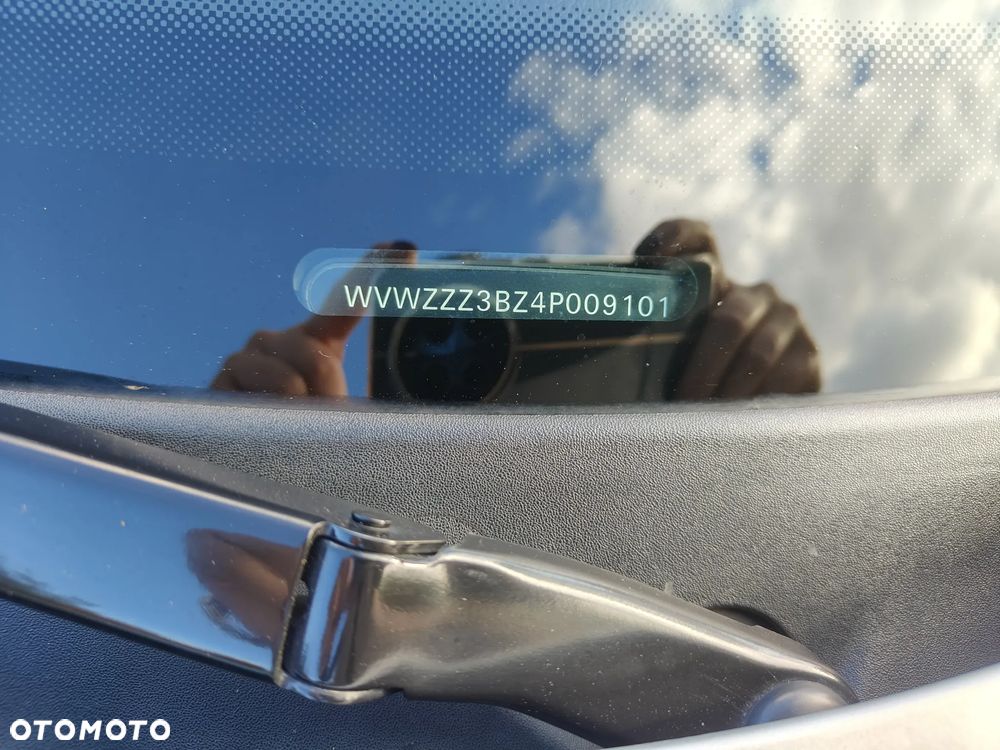 Volkswagen Passat 1.6 Comfortline - 34