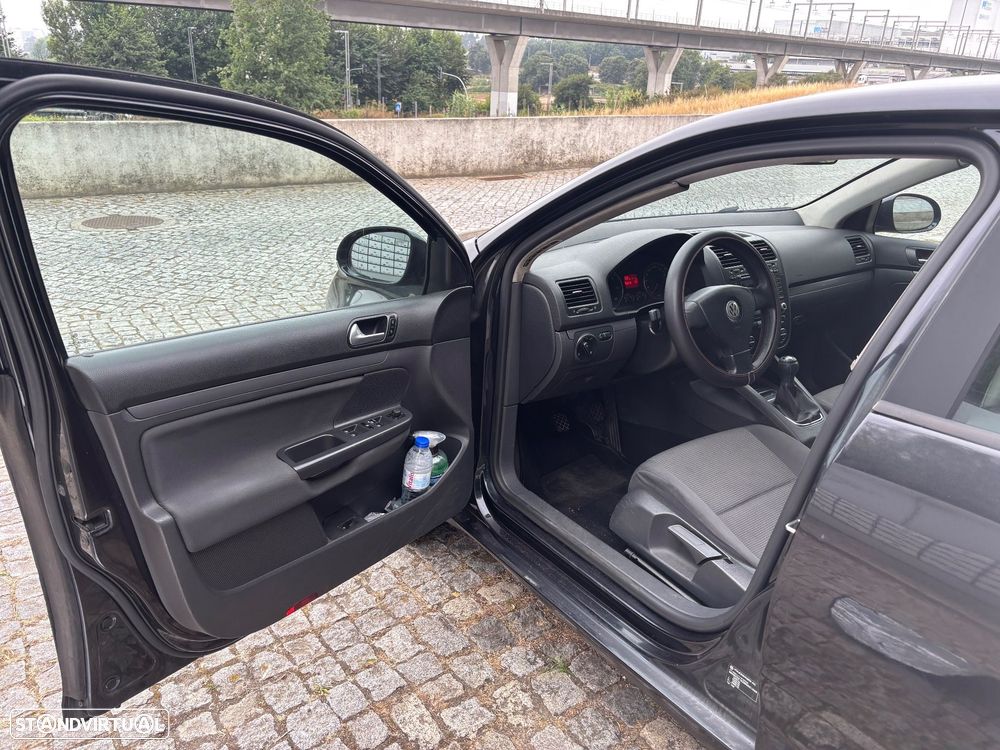 VW Jetta 1.9 TDi Trendline - 9