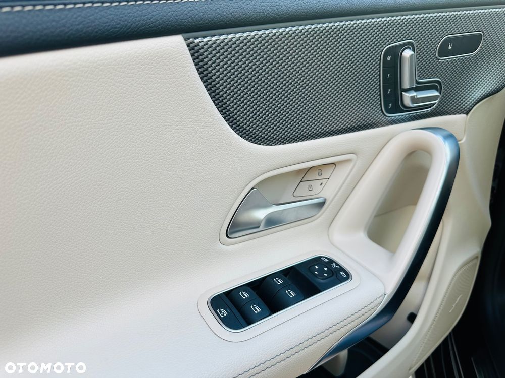 Mercedes-Benz CLA - 16