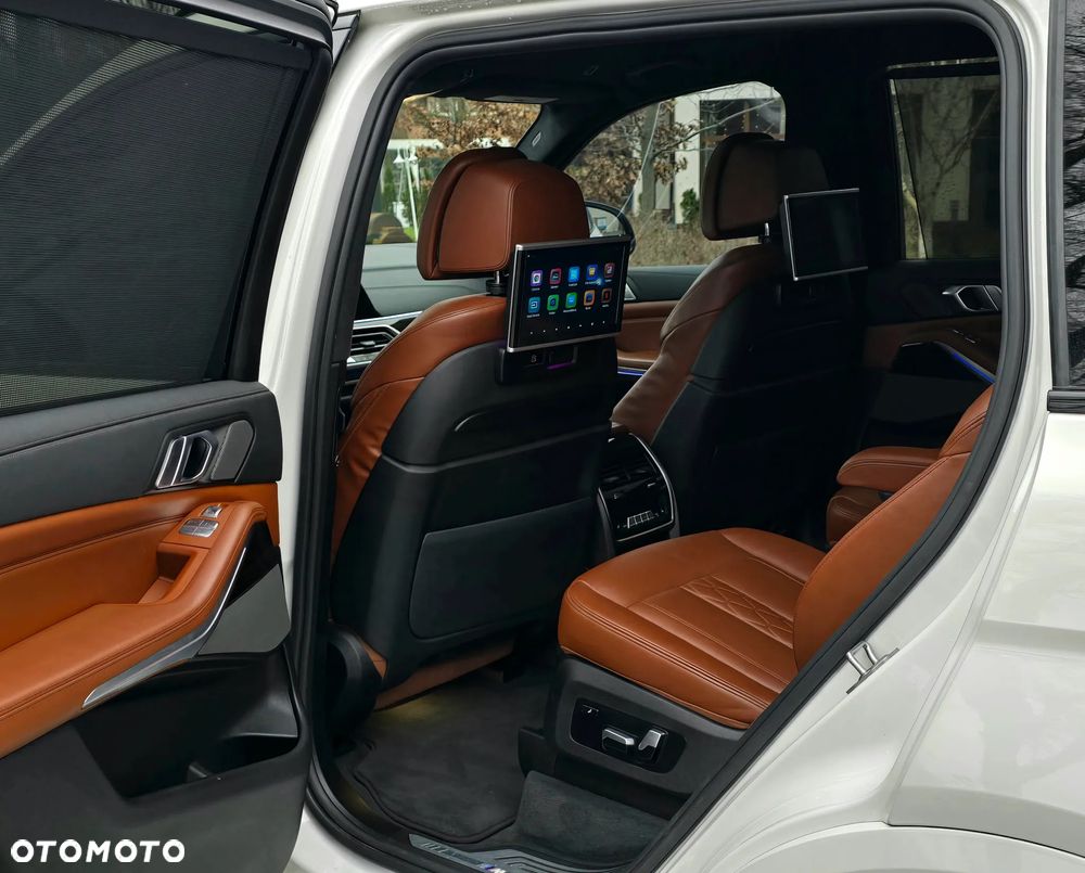 BMW X7 xDrive40i - 11