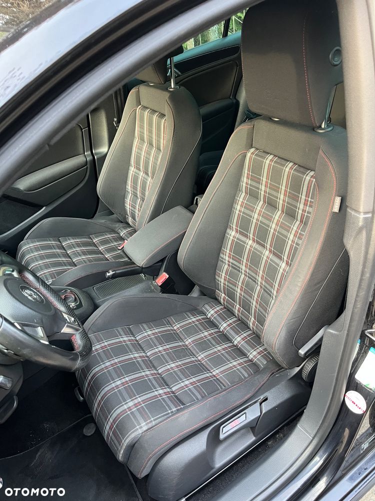 Volkswagen Golf - 19