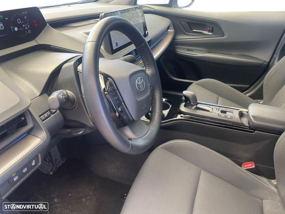 Toyota Prius 2.0 Plug-in Luxury - 13
