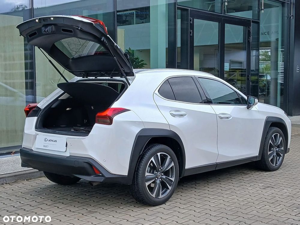Lexus UX - 37