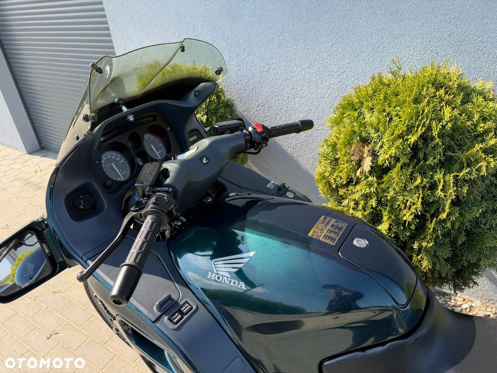 Honda ST - 39