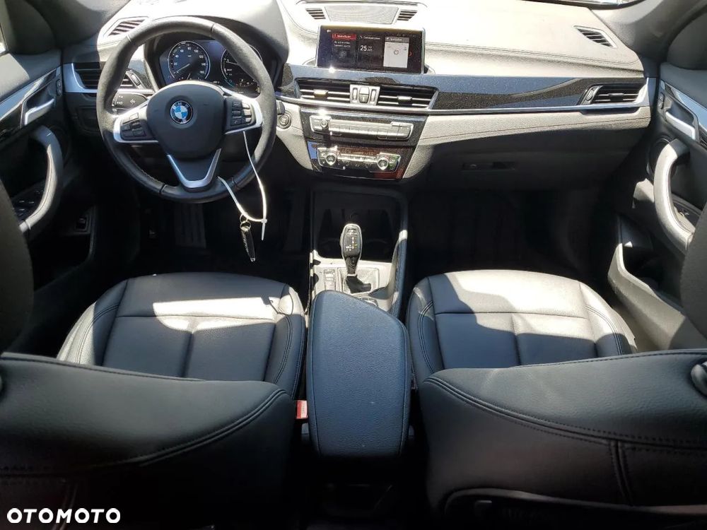 BMW X1 xDrive25i GPF Sport Line - 8