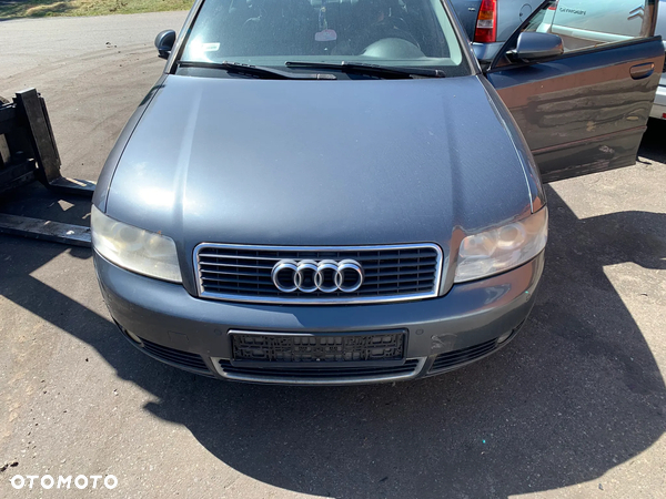 AUDI A4 B6 ZDERZAK PRZEDNI