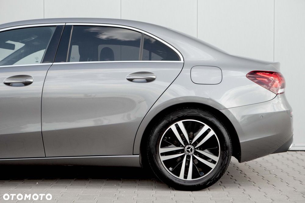 Mercedes-Benz Klasa A 180 Progressive 7G-DCT - 15