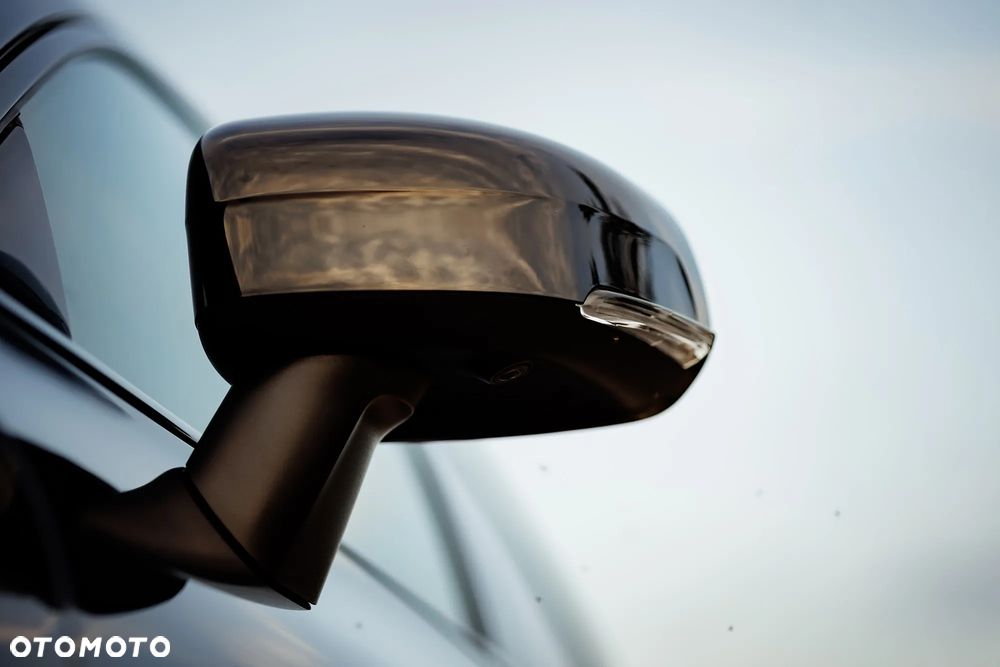 Volvo XC 60 B5 B AWD Plus Dark - 9