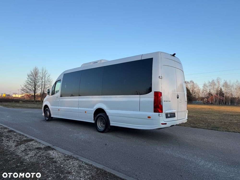 Mercedes-Benz Sprinter 517 - 12