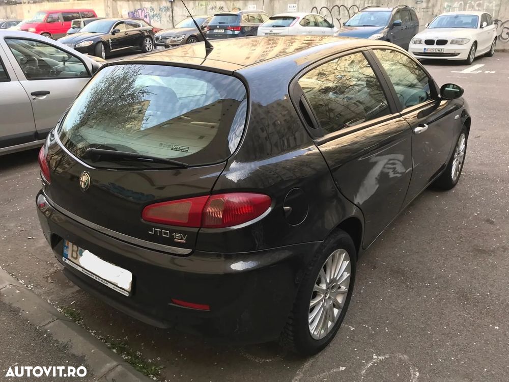 Alfa Romeo 147 1.9 JTD 16V M-Jet Distinctive - 5