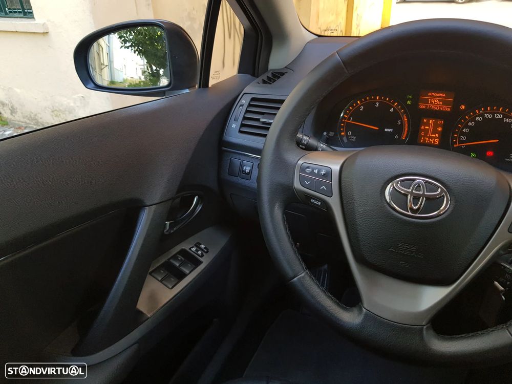 Toyota Avensis SW 2.0 D-4D Exclusive - 21