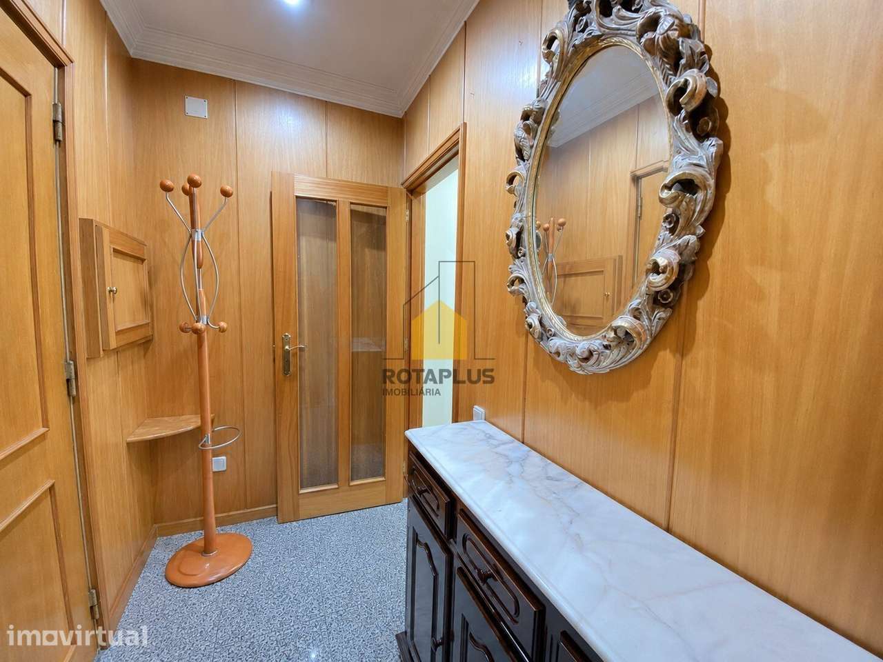 Apartamento T2 Urb. dos Altos - Grande imagem: 2/24