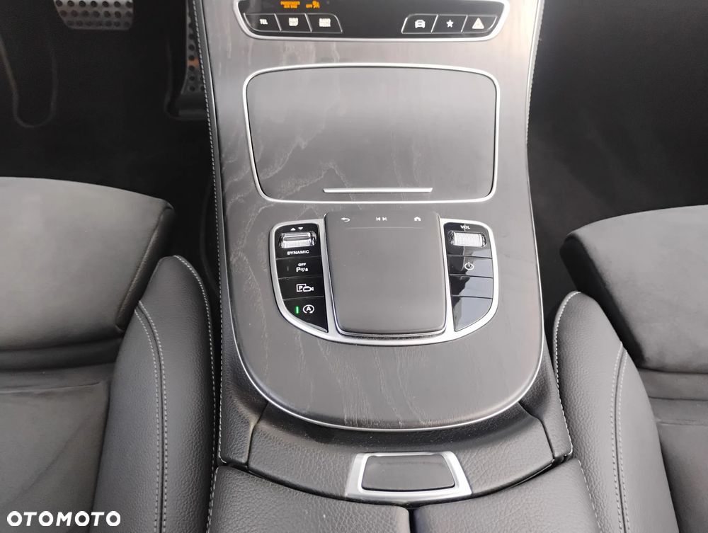Mercedes-Benz Klasa E 220 d 4-Matic AMG - 23