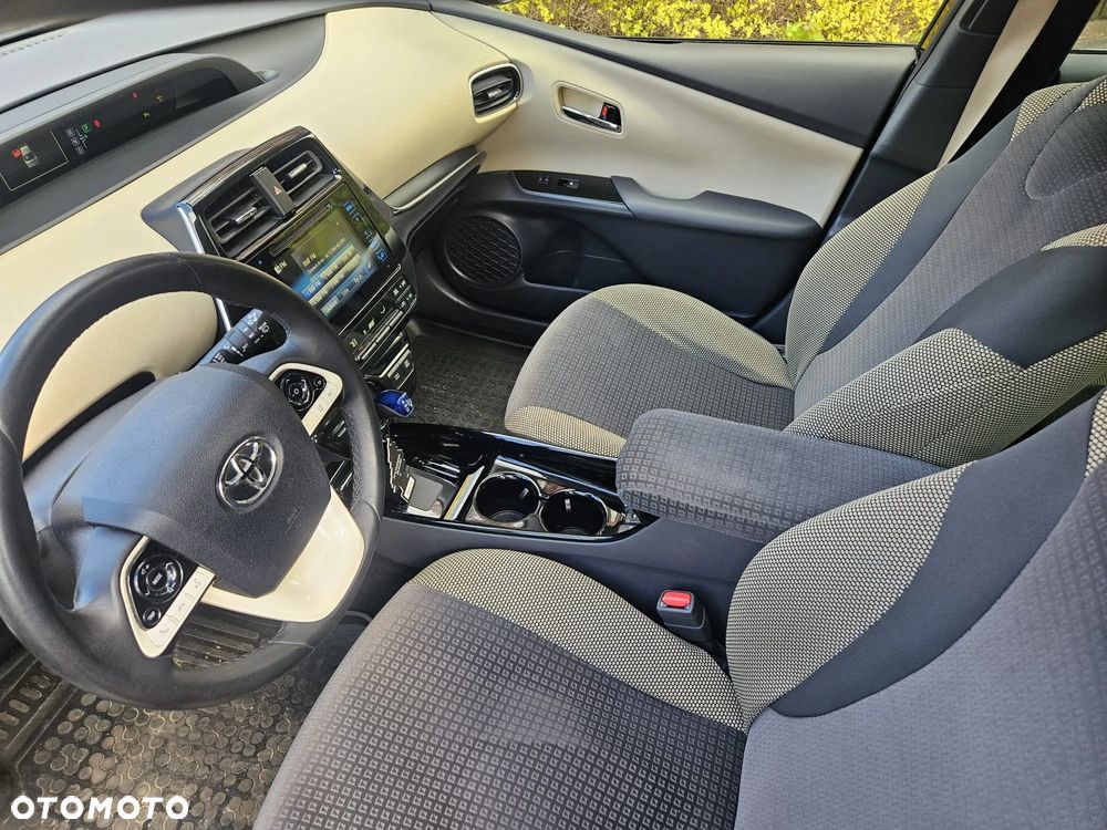 Toyota Prius Hybrid Comfort - 8