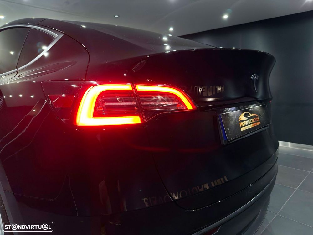 Tesla Model Y Standard - 12