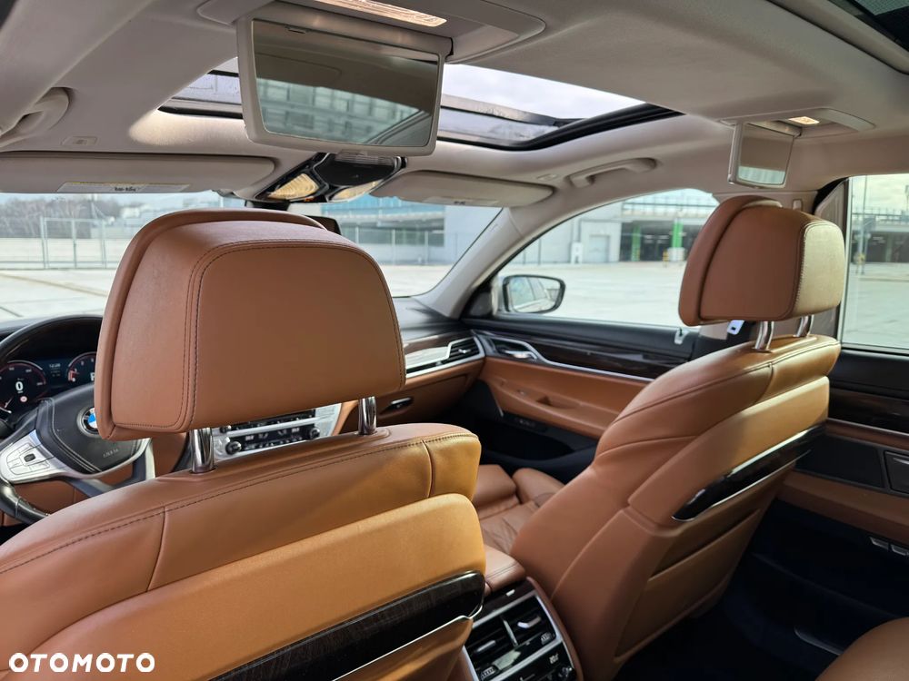 BMW Seria 7 740Li - 12