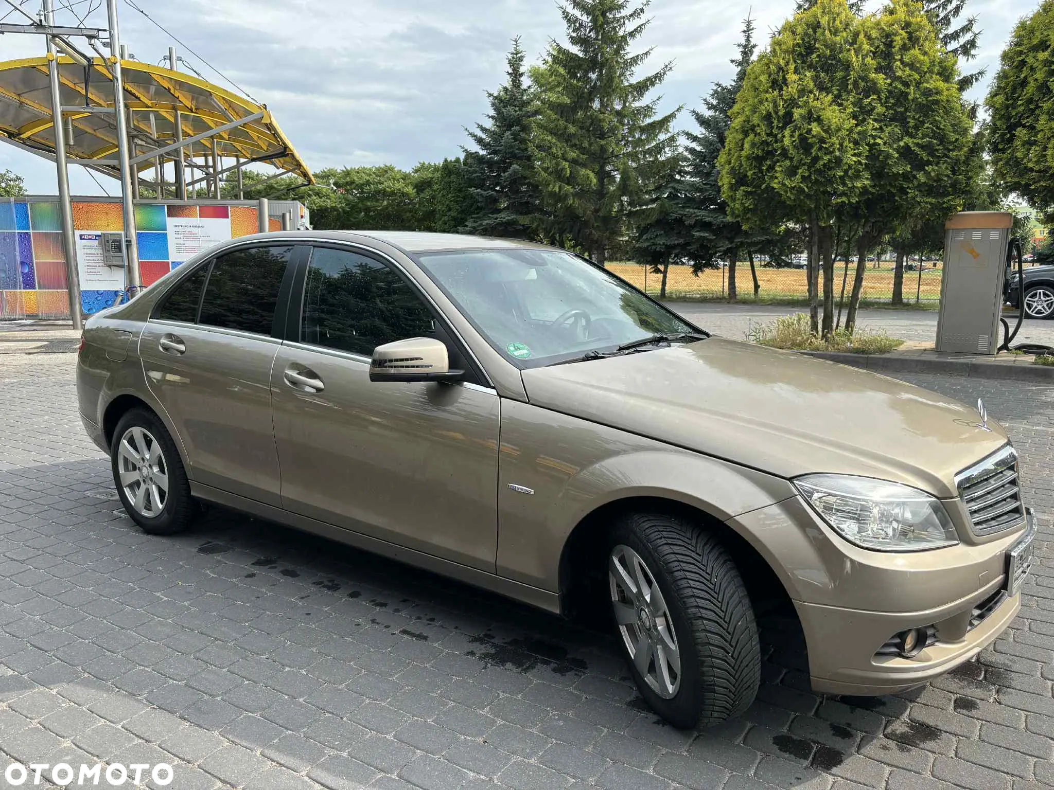 Mercedes-Benz Klasa C 180 CGI BlueEff Elegance - 15