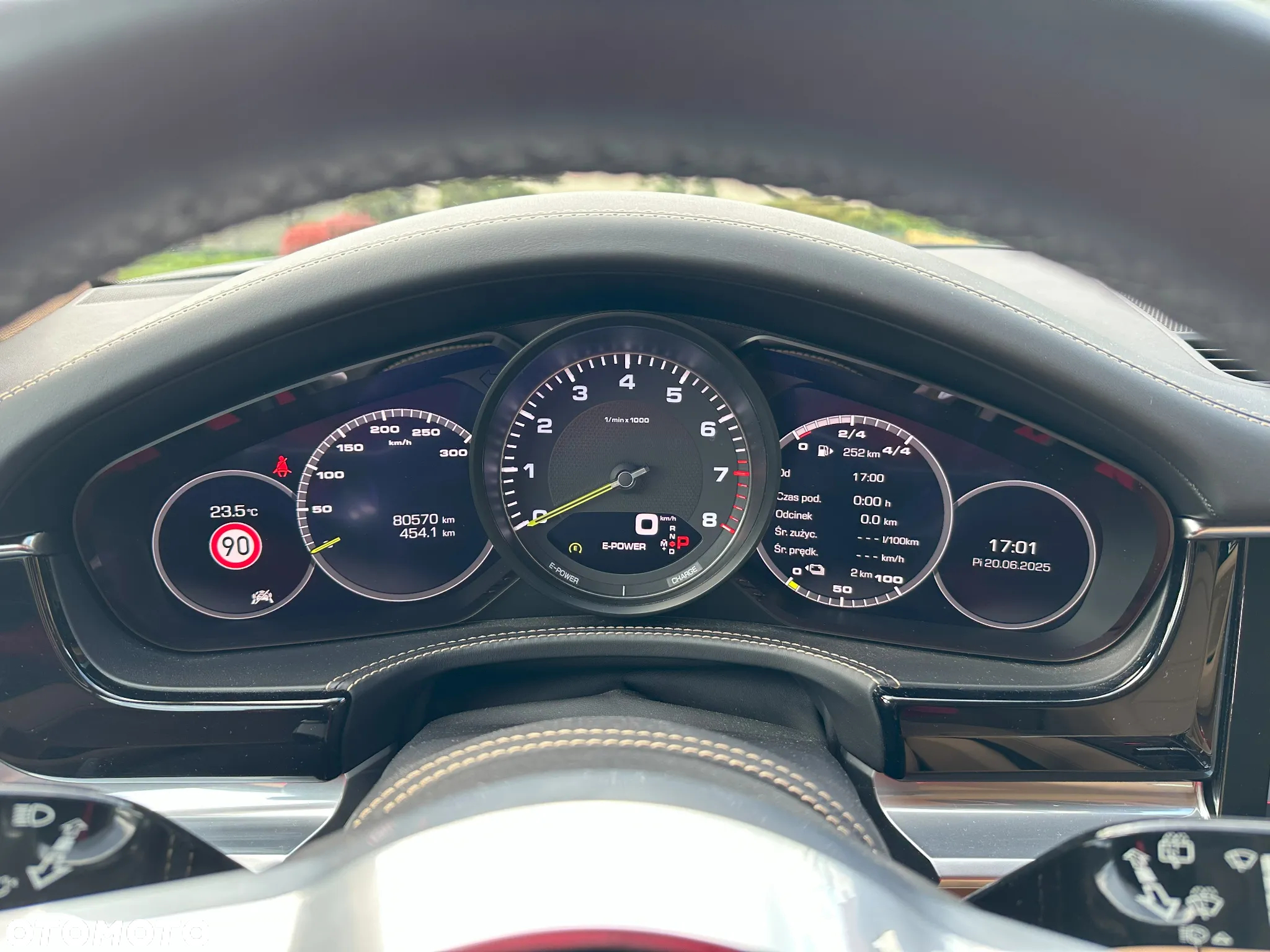 Porsche Panamera 4 e-Hybrid Sport Turismo - 2