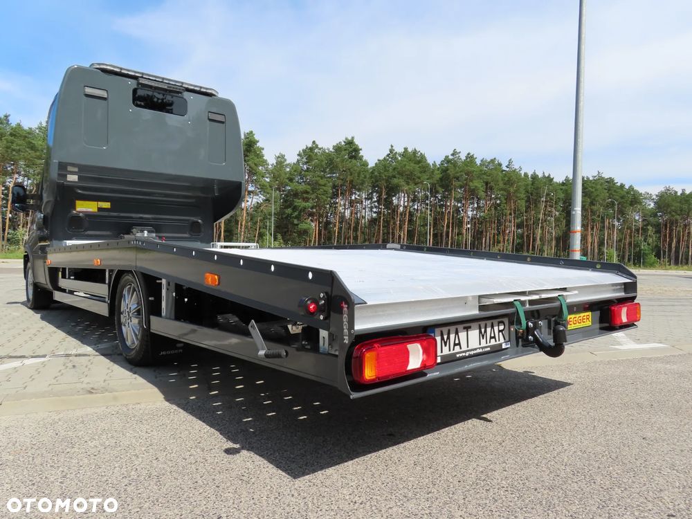 Iveco DAILY 35S18 3.0 HPI 180 KM POWER Hi-Matic AUTOMAT JEGGER Laweta POMOC DROGOWA Przewóz Pojazdów AUTOLAWETA 5100 mm Dł. Platformy DMC 3500 Kg Rozstaw Osi 4100 mm WZMACNIANE Zawieszenie Adaptacyjne Pneumatyczne Tylna Kabina Sypialniana LAMAX FULL LED Pełna Opcja Wyposażenia STAN JAK NOWY OKAZJA DOSTEPNA I GOTOWA - 16