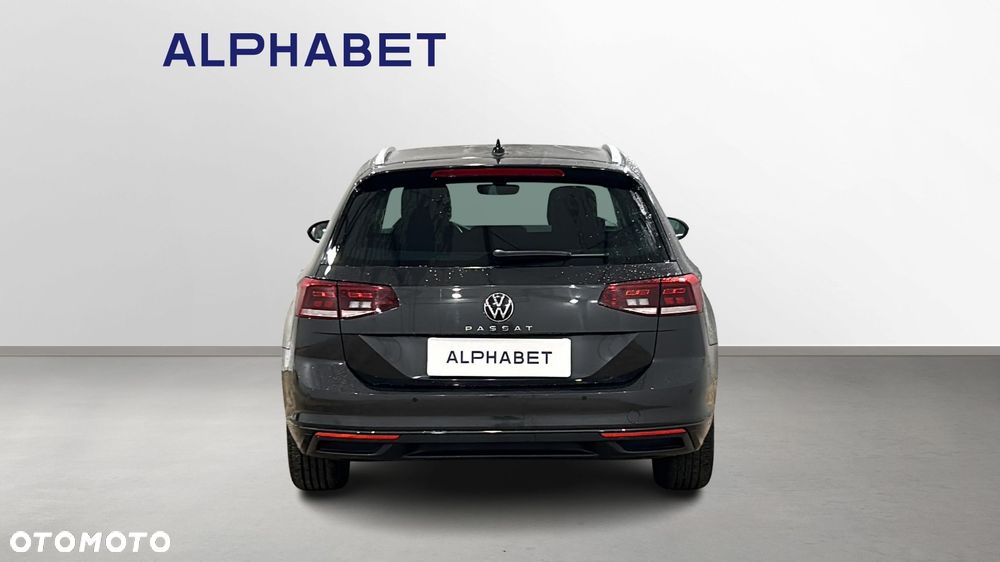 Volkswagen Passat - 4