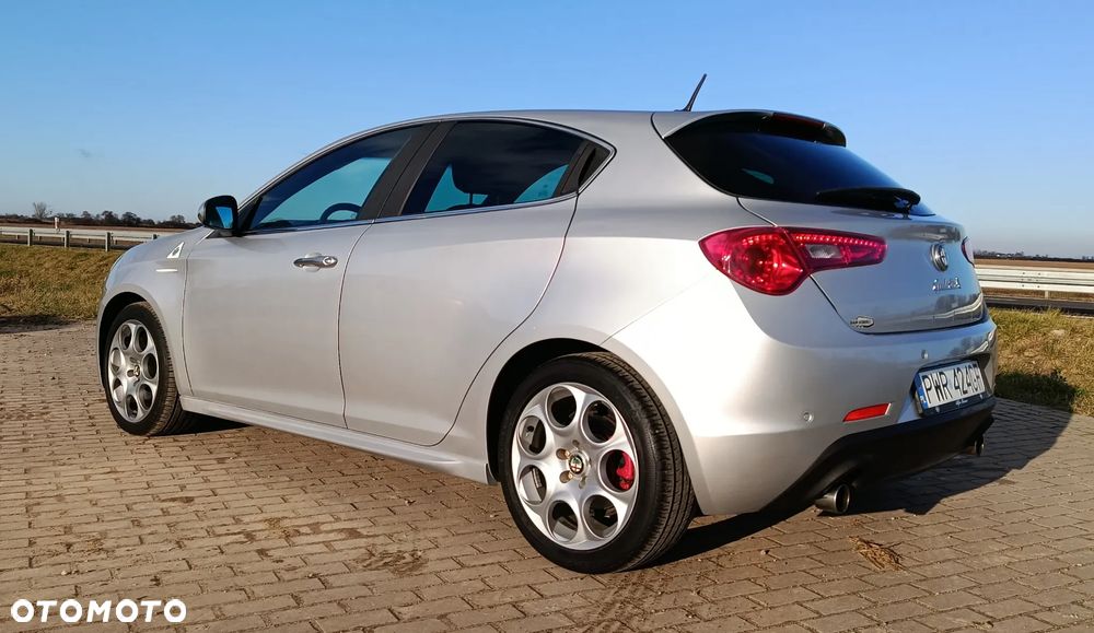 Alfa Romeo Giulietta 1.8 TBi 16V Quadrifoglio Verde - 6