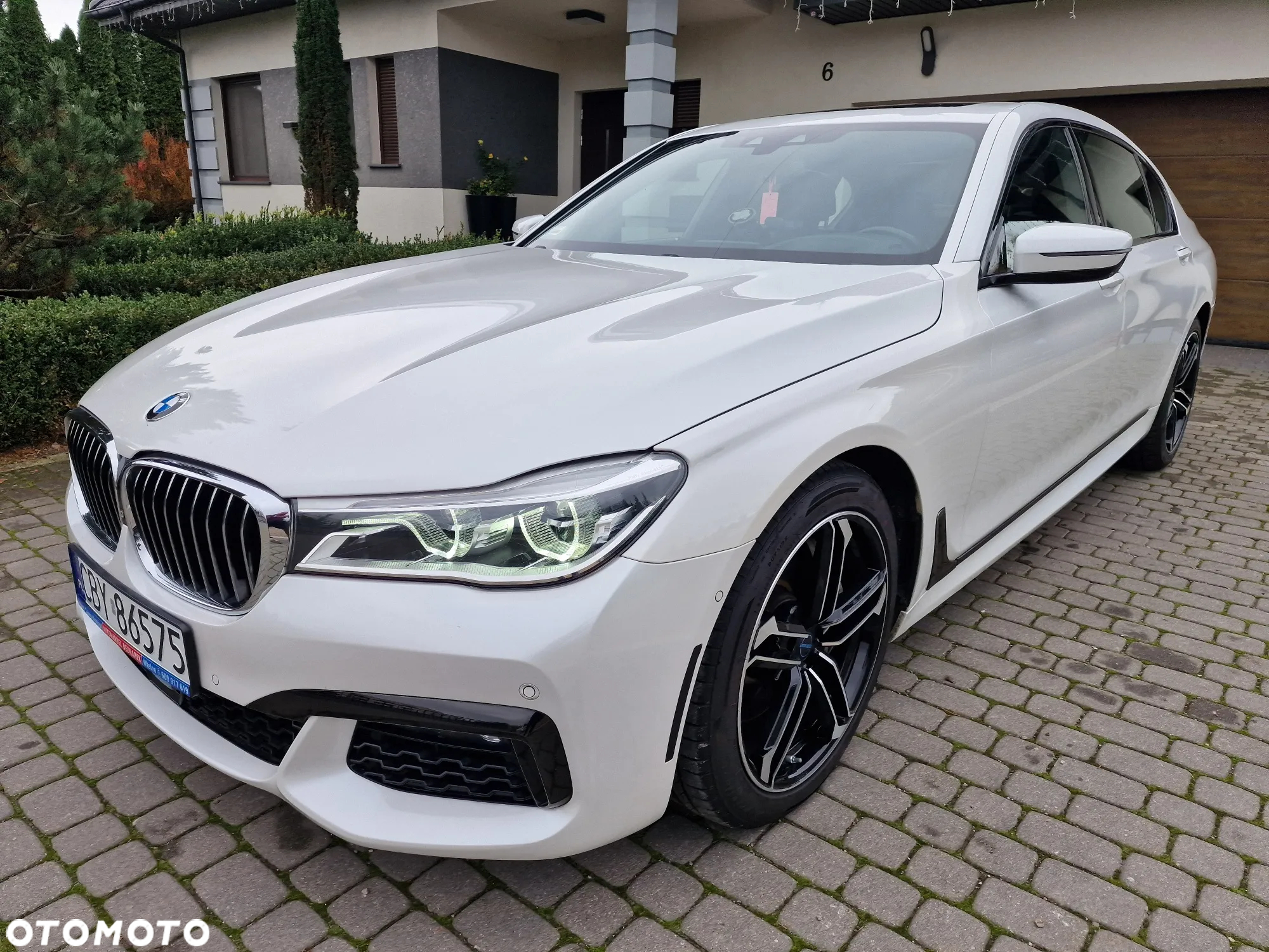 BMW Seria 7 750Li xDrive - 14