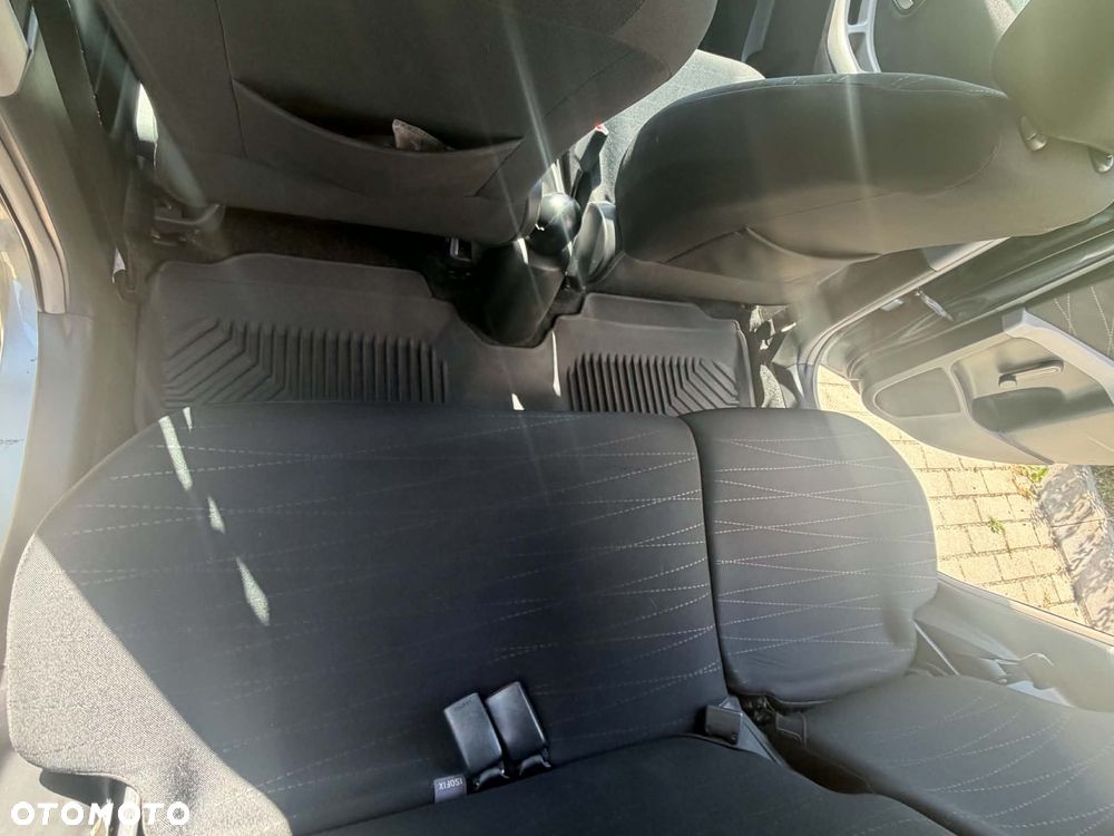 Toyota Yaris 1.3 Luna Premium - 25