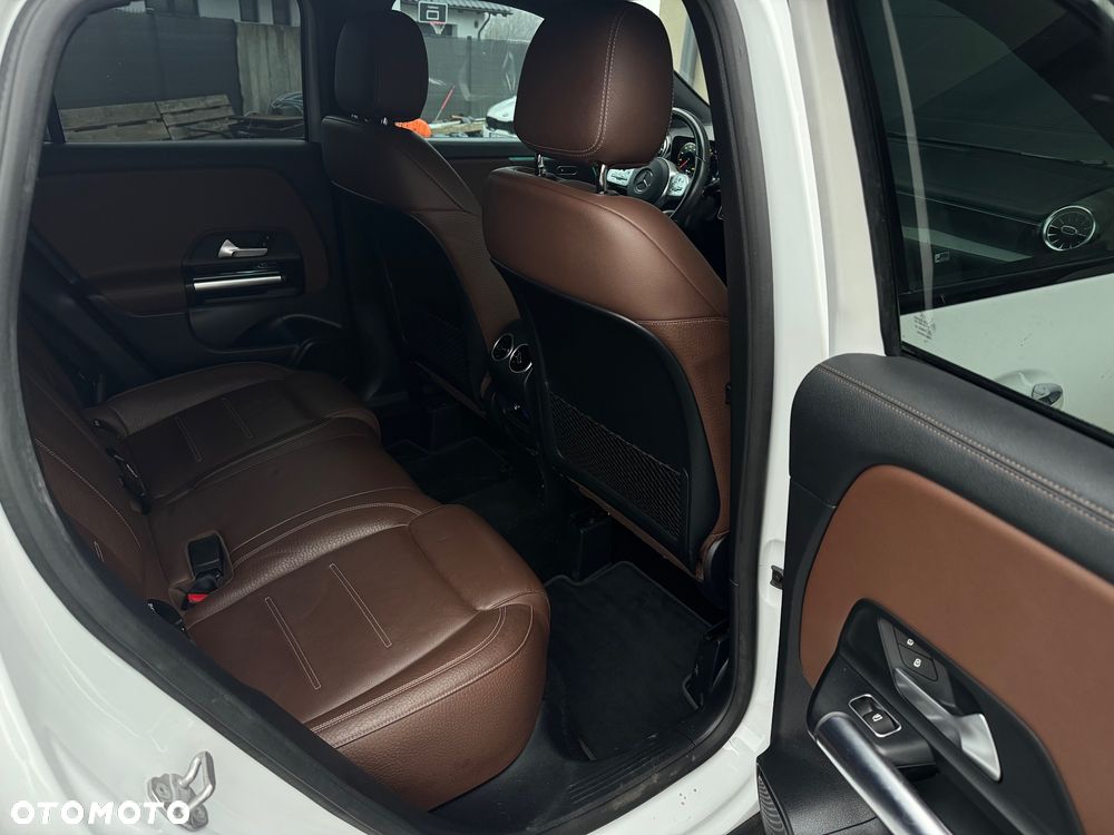 Mercedes-Benz GLA 250 4Matic 8G-DCT AMG Line - 18