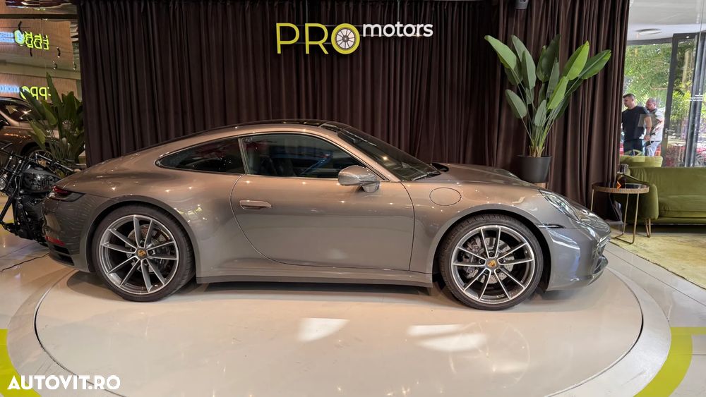 Porsche 911 Carrera 4 PDK - 4