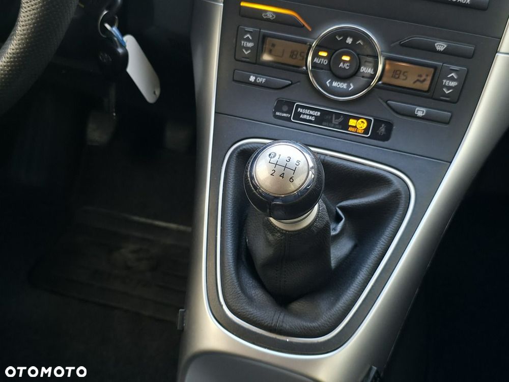 Toyota Auris - 16