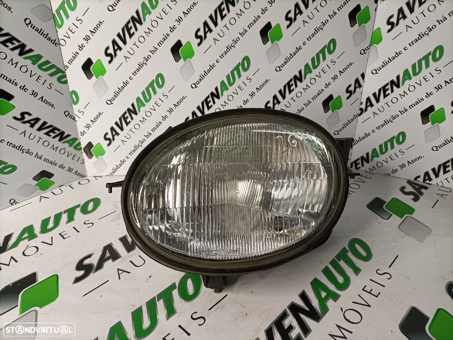 Farol Esq Toyota Corolla (_E10_) - 1