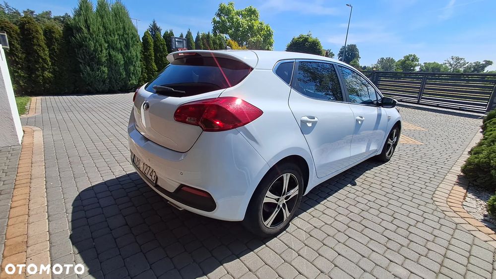 Kia Ceed - 4