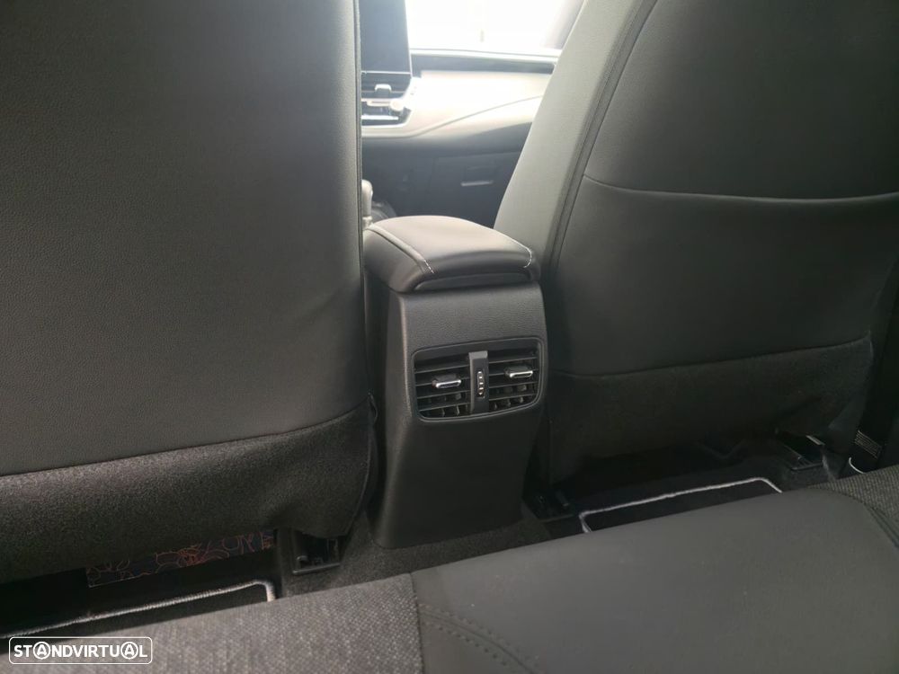 Toyota Corolla Touring Sports 1.8 Hybrid Comfort Plus - 25