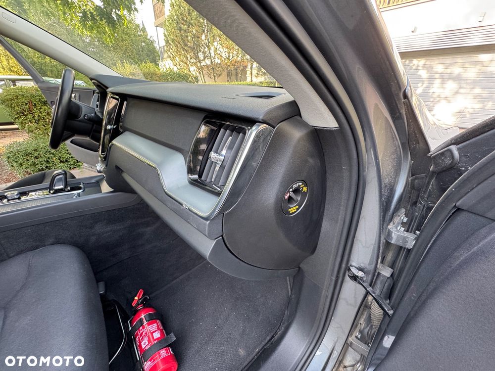 Volvo XC 60 B4 B Geartronic Momentum Pro - 17