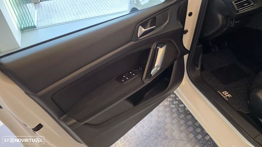 Peugeot 308 SW 1.6 BlueHDi Active - 32