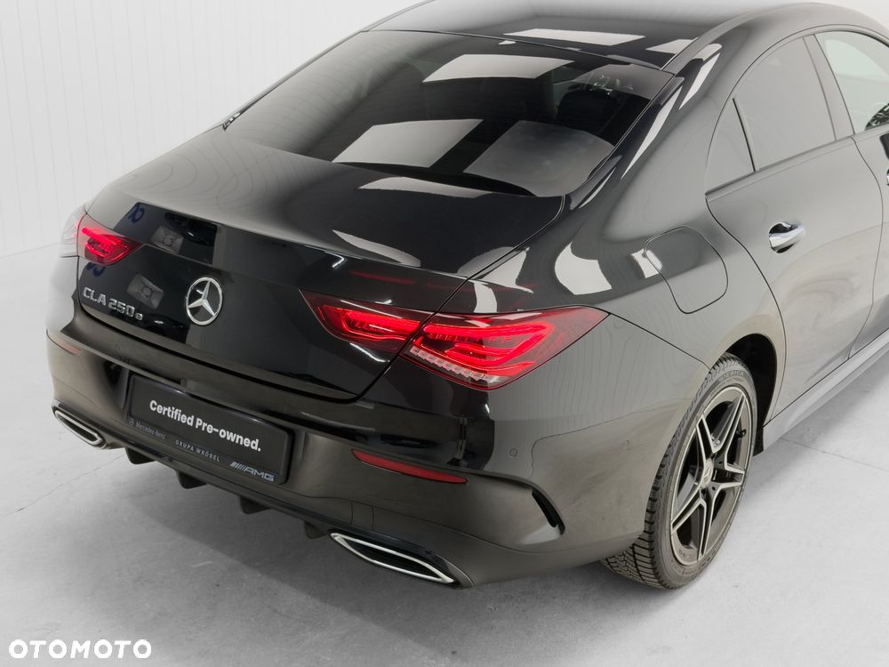 Mercedes-Benz CLA 250 E AMG Line 8G-DCT - 14