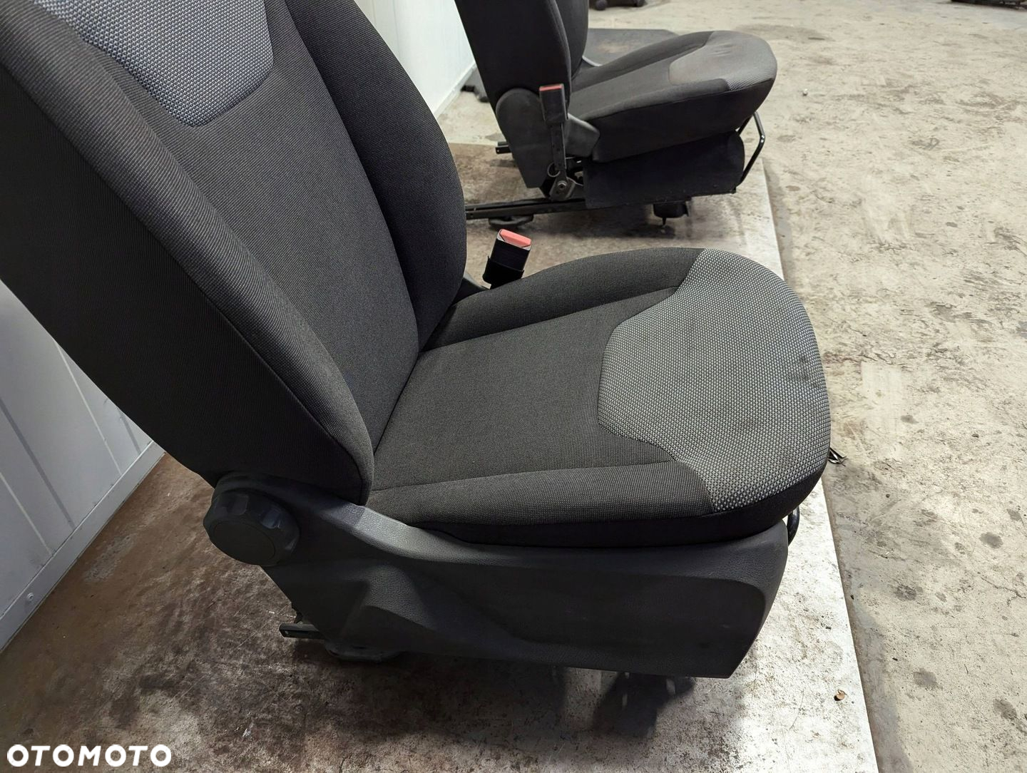 Ford Transit Courier 2014-2023 Fotel przedni prawy pasażera eu - 6