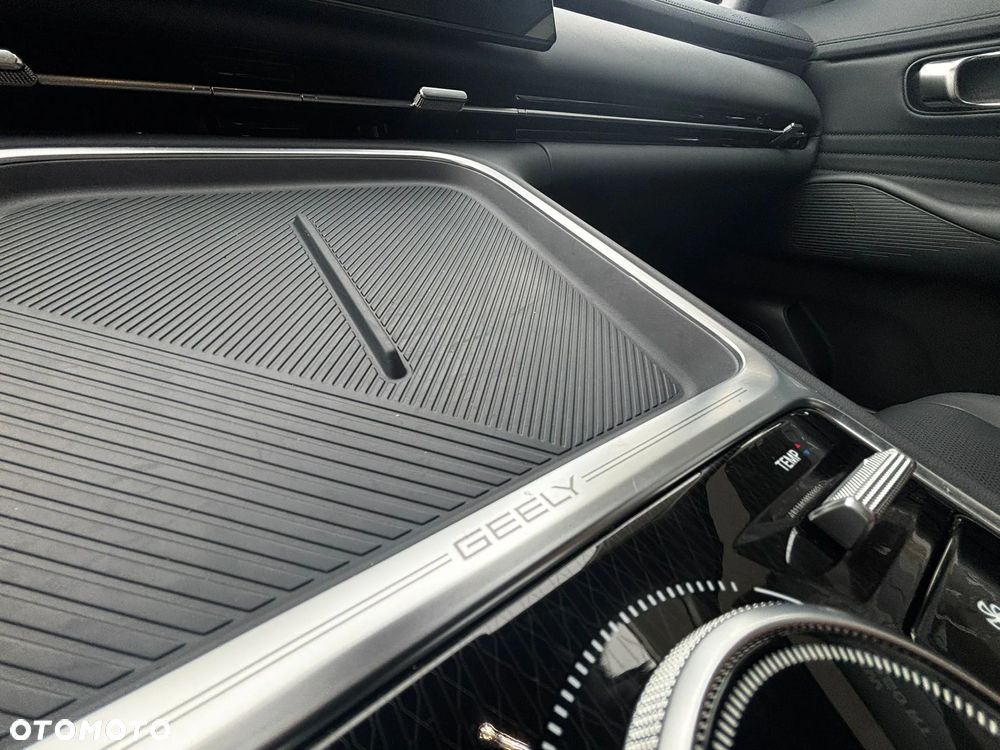 Geely Starray EM-i 1.5 PHEV Pro - 19