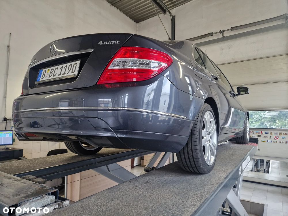 Mercedes-Benz Klasa C 250 CDI 4Matic 7G-TRONIC Avantgarde Edition - 23