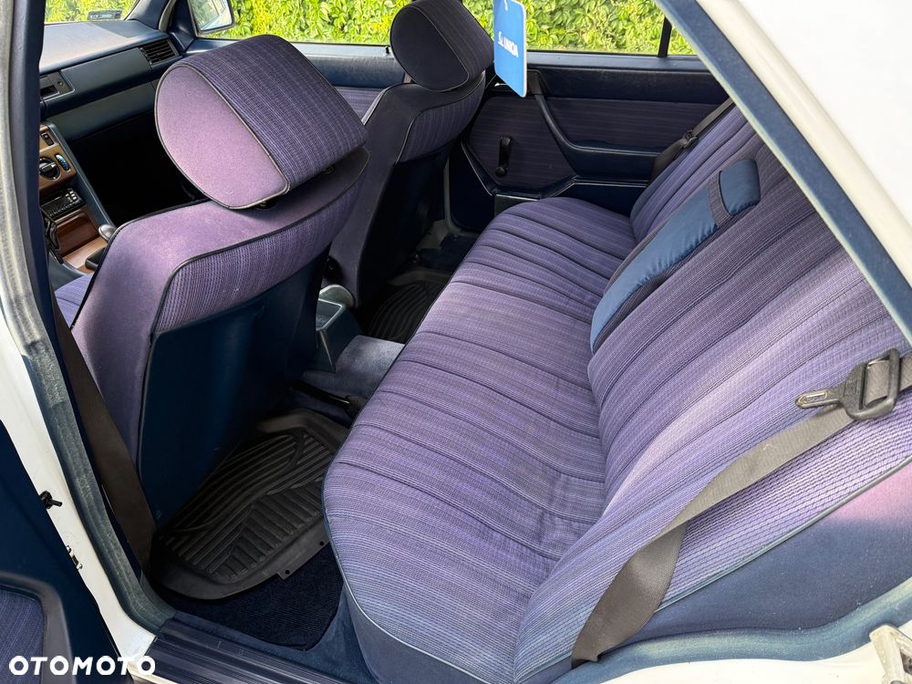 Mercedes-Benz W124 (1984-1993) - 13