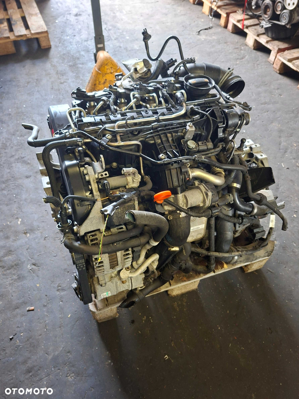 Silnik 1.6 CAY Termostat w bloku Vw Golf Passat Caddy kompletny