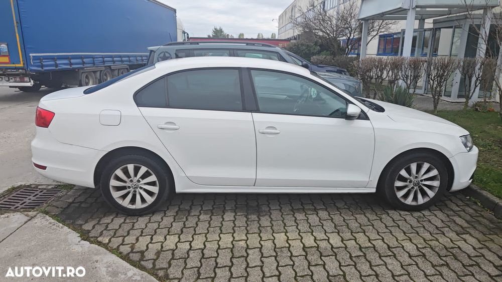 Volkswagen Jetta 1.6 TDI DPF Trendline - 5