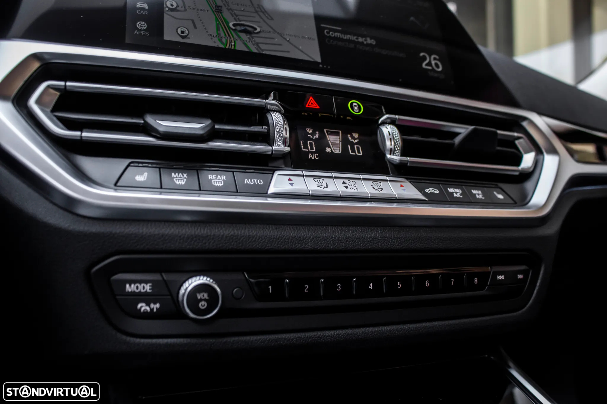 BMW 330 e Touring Line Luxury Auto - 24