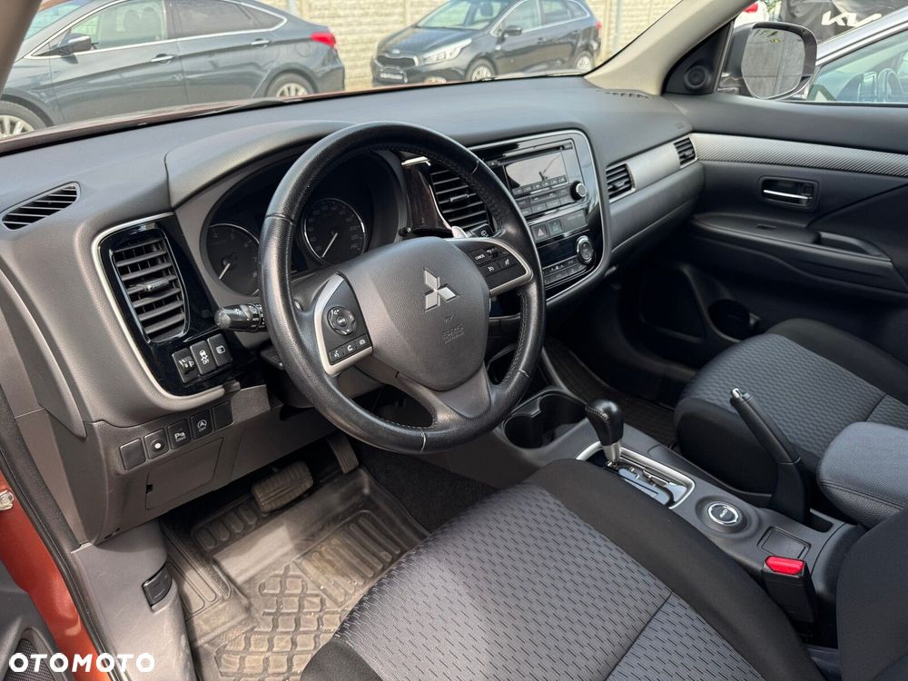 Mitsubishi Outlander 2.0 Intense - 10