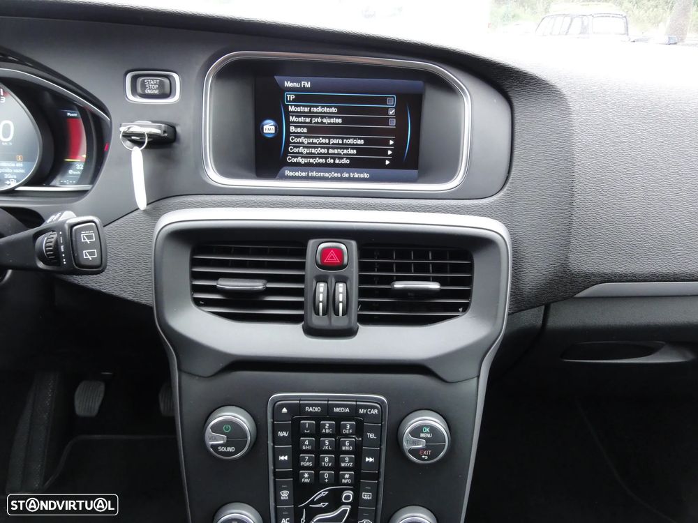 Volvo V40 D2 Momentum - 24