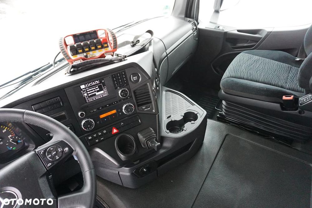 Mercedes-Benz / AROCS / 2651 / 6 X 4 / FASSI F 455 / WYS. 14,6 M / PILOT - 15